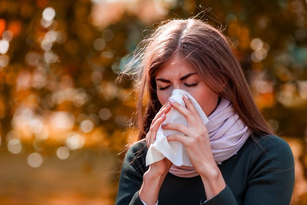 How to Manage Fall Pollen Allergies
